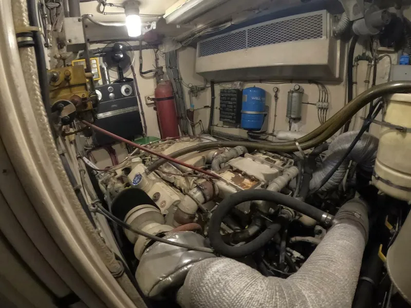 Slide: The Image of Hatteras 54MY 1987 - 5971585