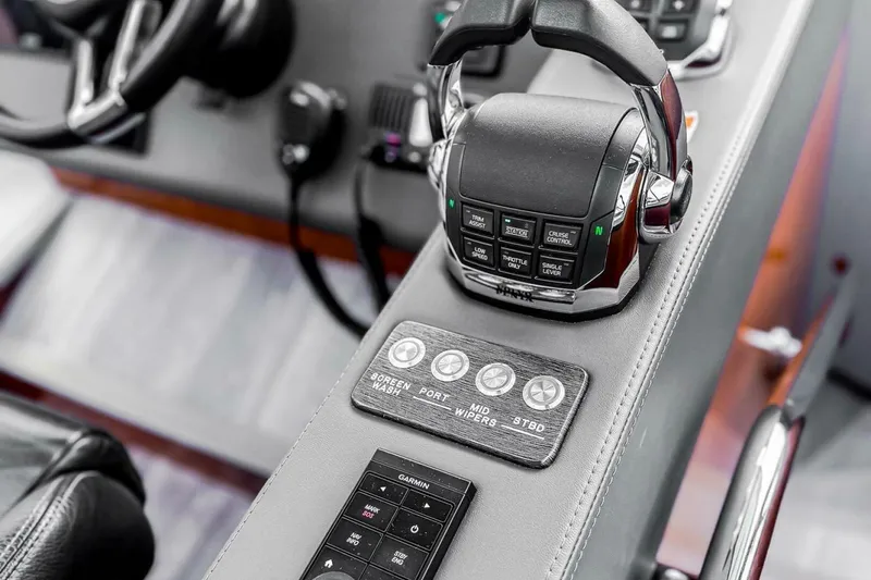 Slide: The Image of Riviera 5400 Sport Yacht Platinum Edition 2021 - 5971635