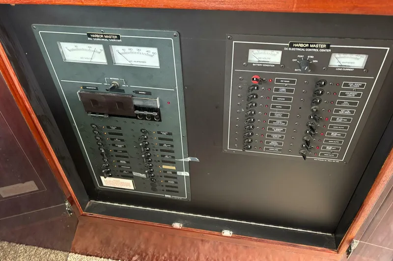 Slide: The Image of Harbor Master 52 Coastal Cruiser 1994 - 5971887