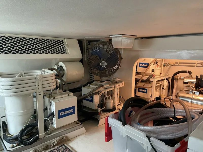 Slide: The Image of Engine Room port-fwd - 5972989