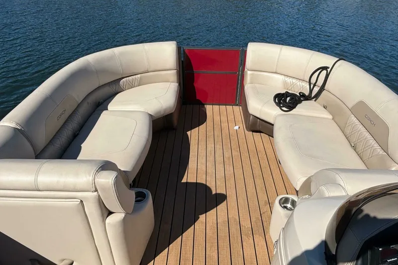 Slide: The Image of Coach Pontoons 230 RF 2018 - 5972571