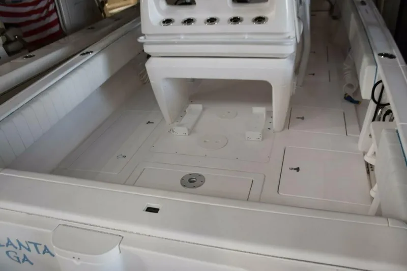 Slide: The Image of Cockpit Deck With Aft Seat Closed - 5972619