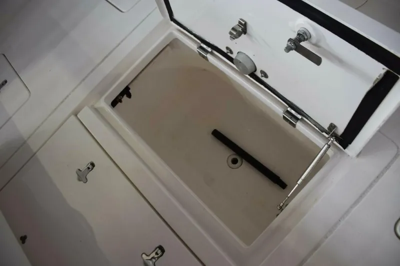 Slide: The Image of Underdeck Livewell - 5972622