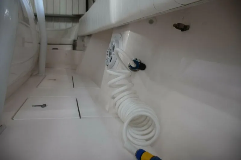 Slide: The Image of Starboard Side Sidedeck , Washdown Connection - 5972625