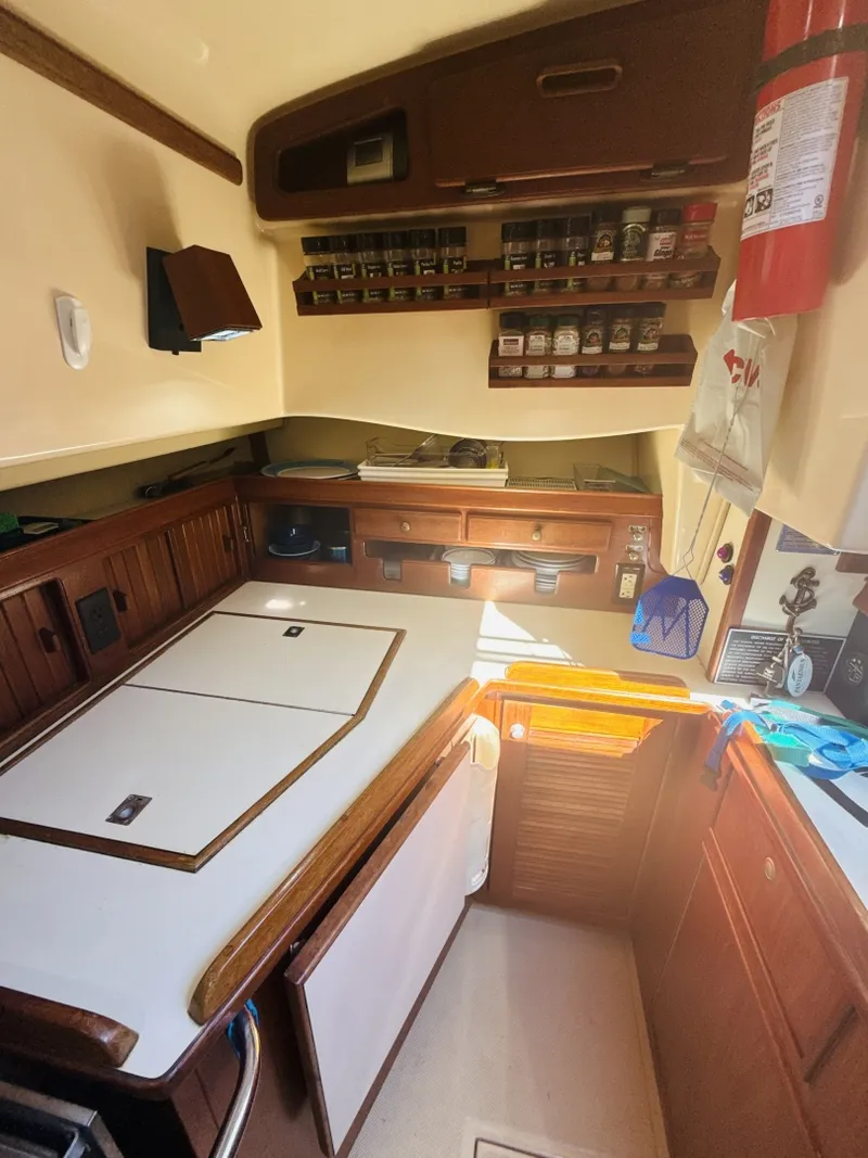 Slide: The Image of Island Packet 37 1995 - 6030399