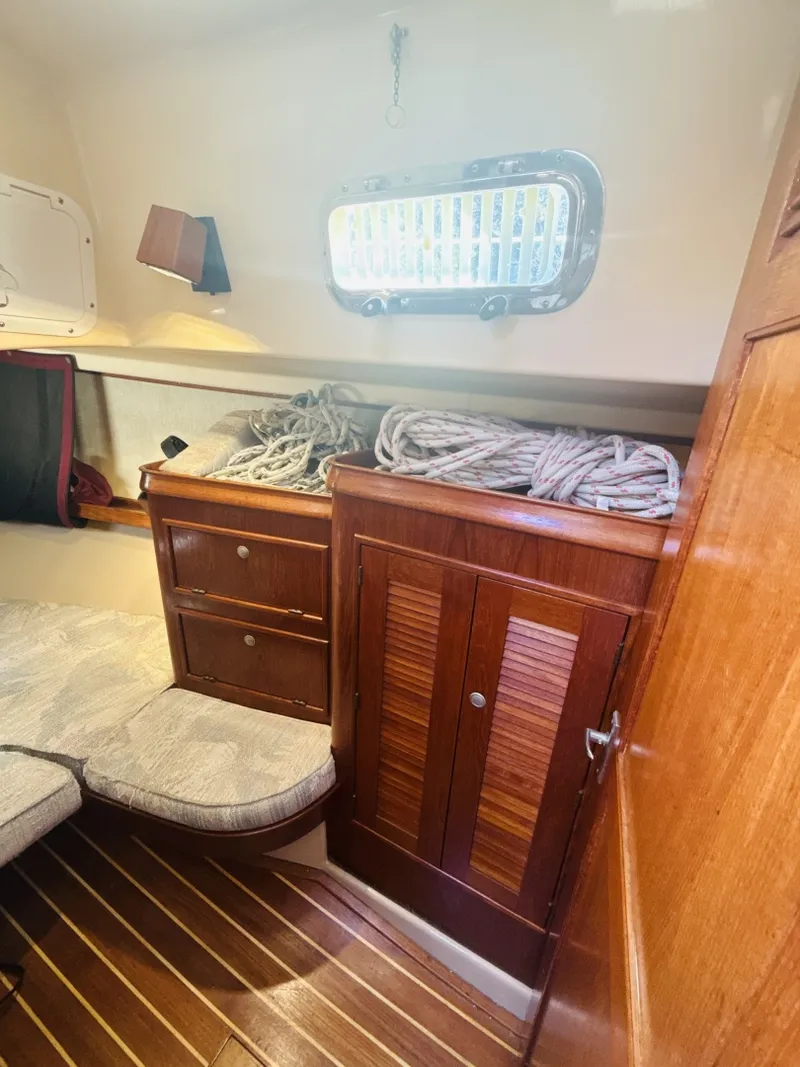 Slide: The Image of Island Packet 37 1995 - 6030404