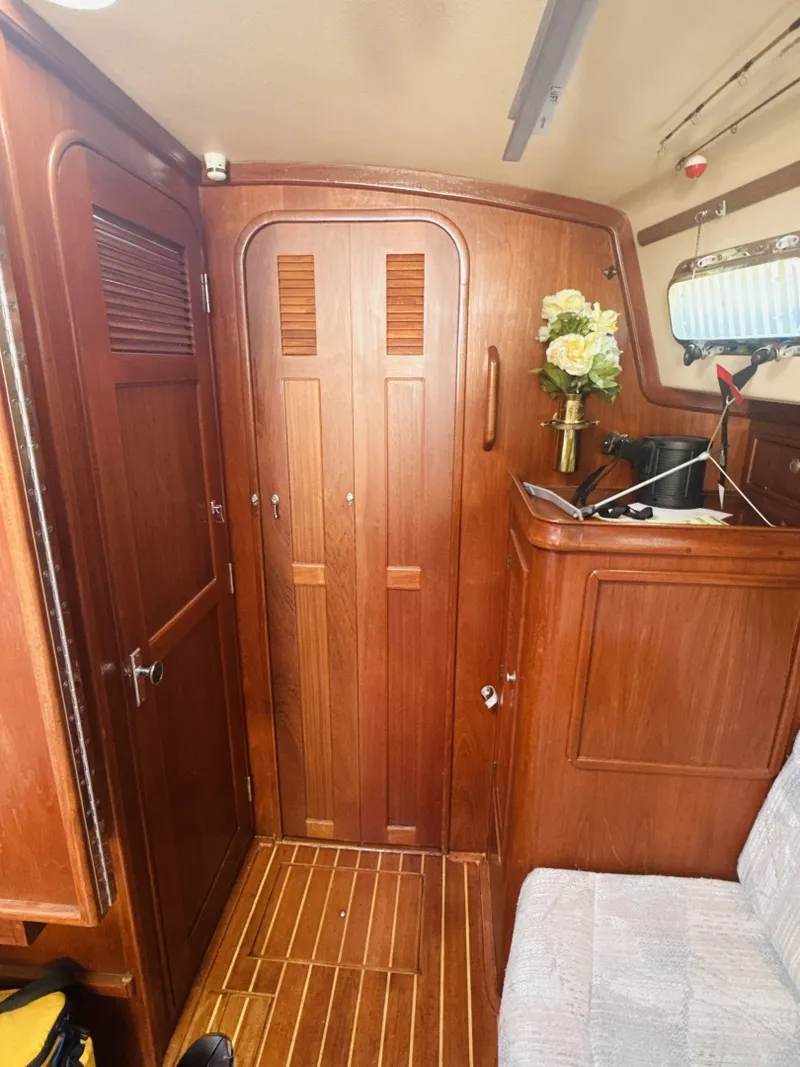 Slide: The Image of Island Packet 37 1995 - 6030420