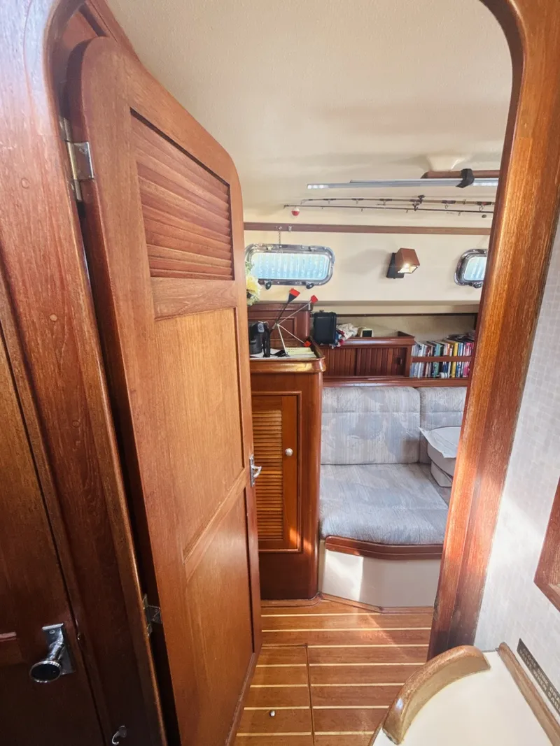 Slide: The Image of Island Packet 37 1995 - 6030414