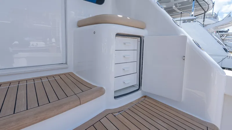 Slide: The Image of Viking 62 Enclosed Bridge 2017 - 6017029