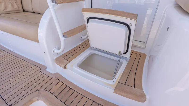 Slide: The Image of Viking 62 Enclosed Bridge 2017 - 6017035