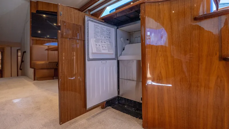 Slide: The Image of Viking 62 Enclosed Bridge 2017 - 6017036