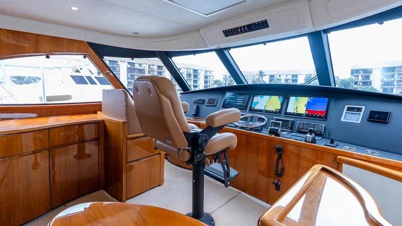 Slide: The Image of Viking 62 Enclosed Bridge 2017 - 6016985