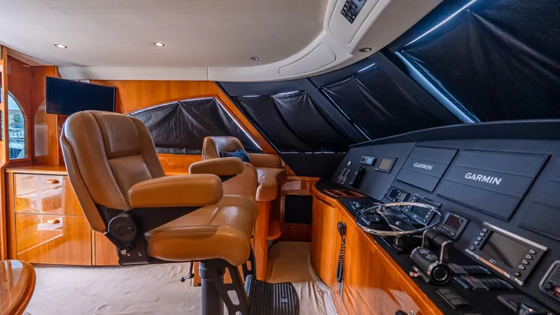 Slide: The Image of Viking 62 Enclosed Bridge 2017 - 6016983