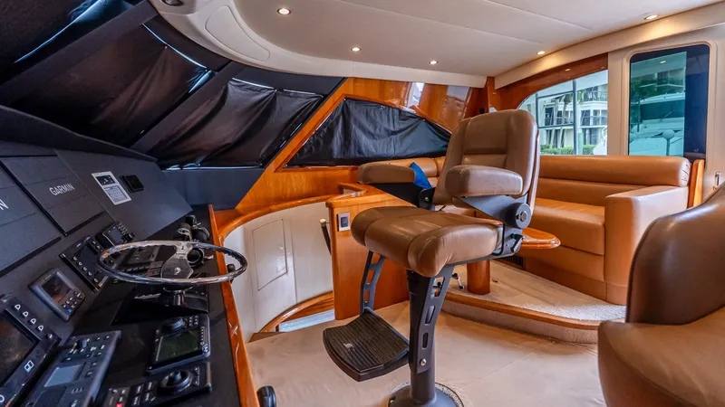 Slide: The Image of Viking 62 Enclosed Bridge 2017 - 6016982