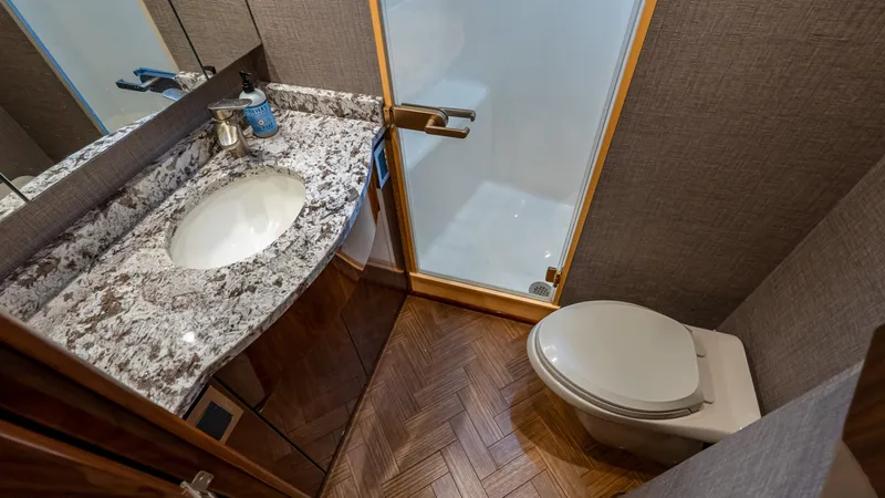 Slide: The Image of Viking 62 Enclosed Bridge 2017 - 6017000