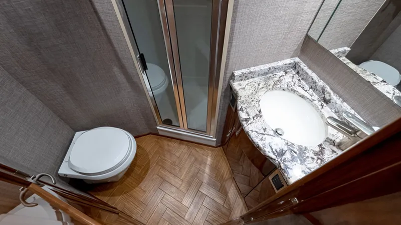 Slide: The Image of Viking 62 Enclosed Bridge 2017 - 6017013