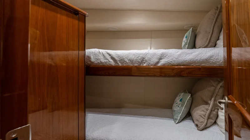 Slide: The Image of Viking 62 Enclosed Bridge 2017 - 6017004