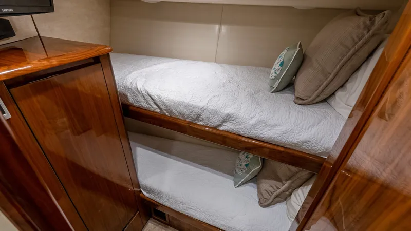 Slide: The Image of Viking 62 Enclosed Bridge 2017 - 6017005