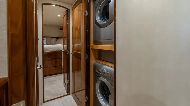 Slide: The Image of Viking 62 Enclosed Bridge 2017 - 6017003