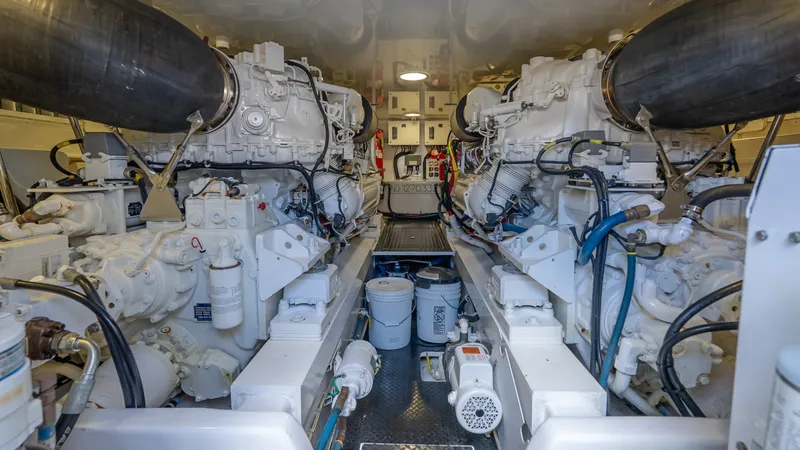 Slide: The Image of Viking 62 Enclosed Bridge 2017 - 6017030