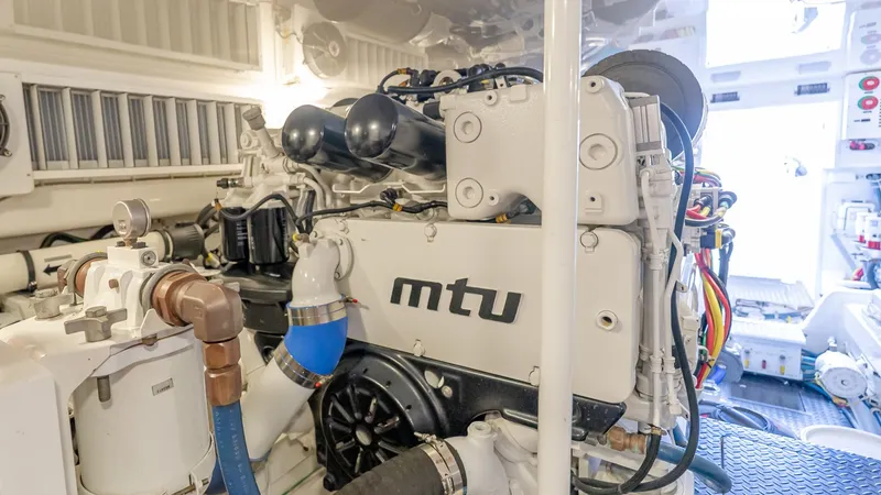 Slide: The Image of Viking 62 Enclosed Bridge 2017 - 6017033