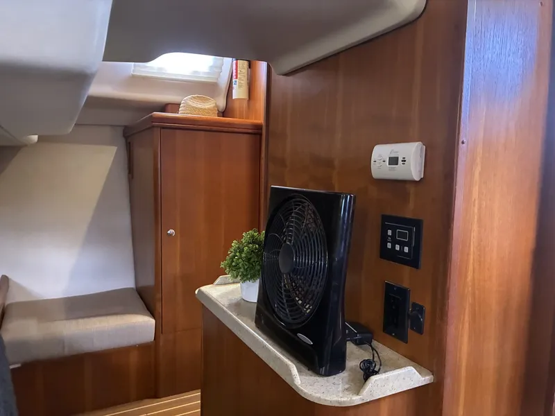 Slide: The Image of Hunter 38 2008 - 6005616