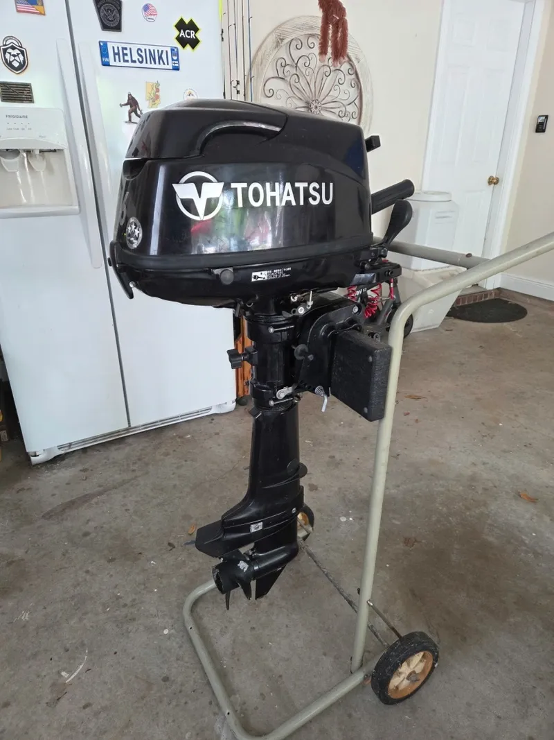 Slide: The Image of 2008 Hunter 38 - Engine Outboard Engine - 6031383