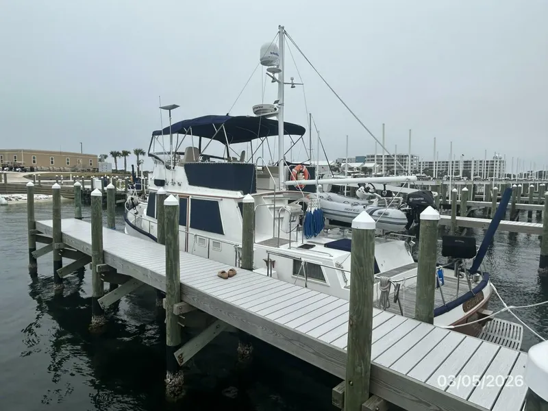 Slide: The Image of 42' Grand Banks port aft profile - 5973590