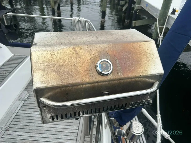 Slide: The Image of 42' Grand Banks BBQ grill - 5973540