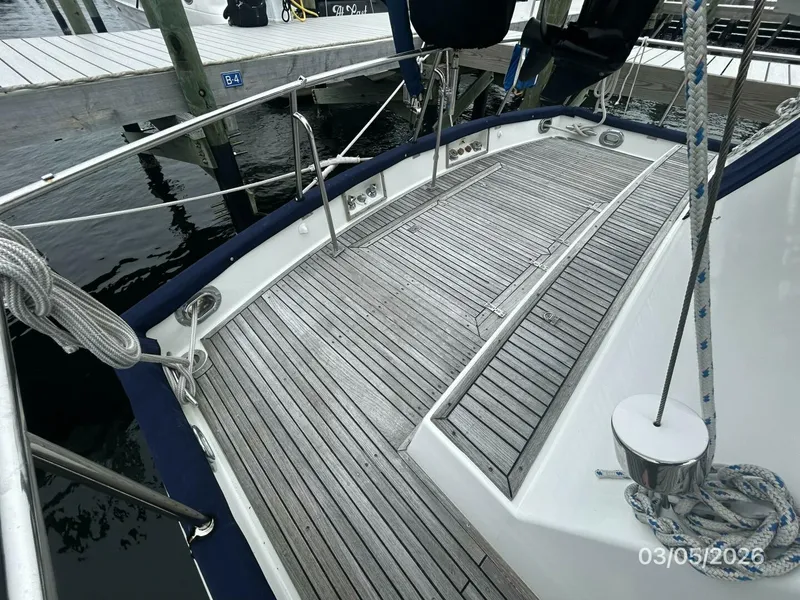 Slide: The Image of 42' Grand Banks aftdeck1 - 5973533