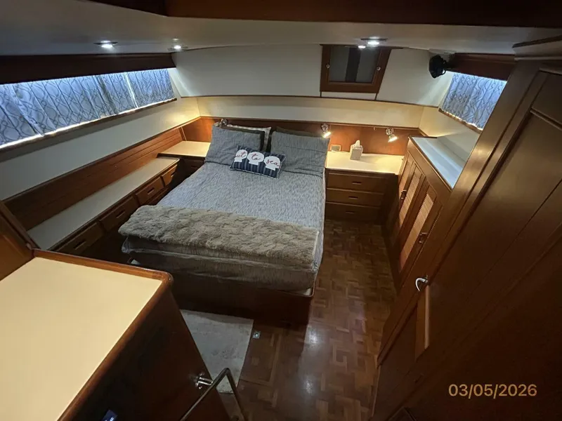 Slide: The Image of 42' Grand Banks master stateroom - 5973585