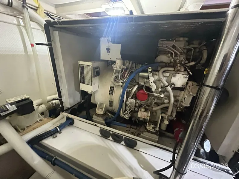 Slide: The Image of 42' Grand Banks generator - 5973565