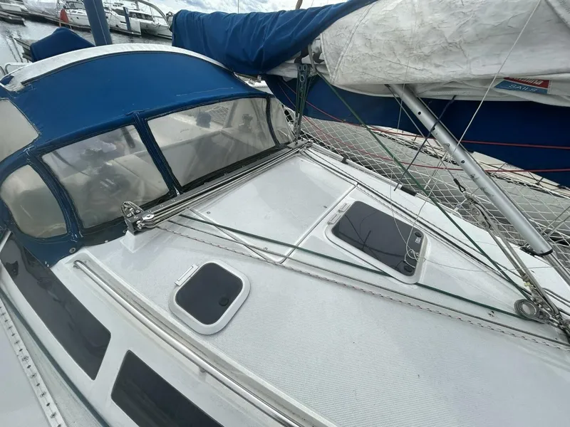 Slide: The Image of 1995 Catalina 320 Study Hull - 5974374