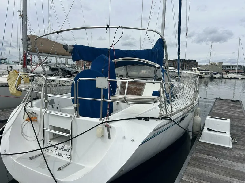 Slide: The Image of 1995 Catalina 320 Study Hull - 5974407