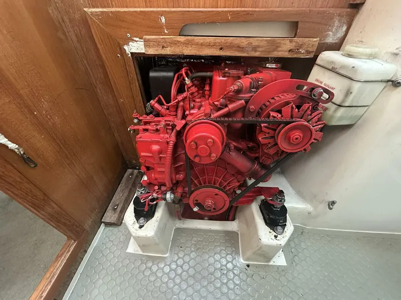 Slide: The Image of 1995 Catalina 320 Study Hull - 5974367