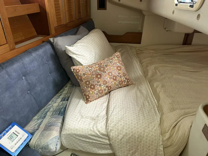 Slide: The Image of 1995 Catalina 320 Study Hull - 5974353