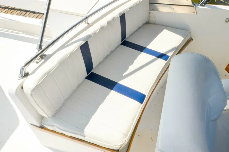 Slide: The Image of flybridge port seating  - 5983474