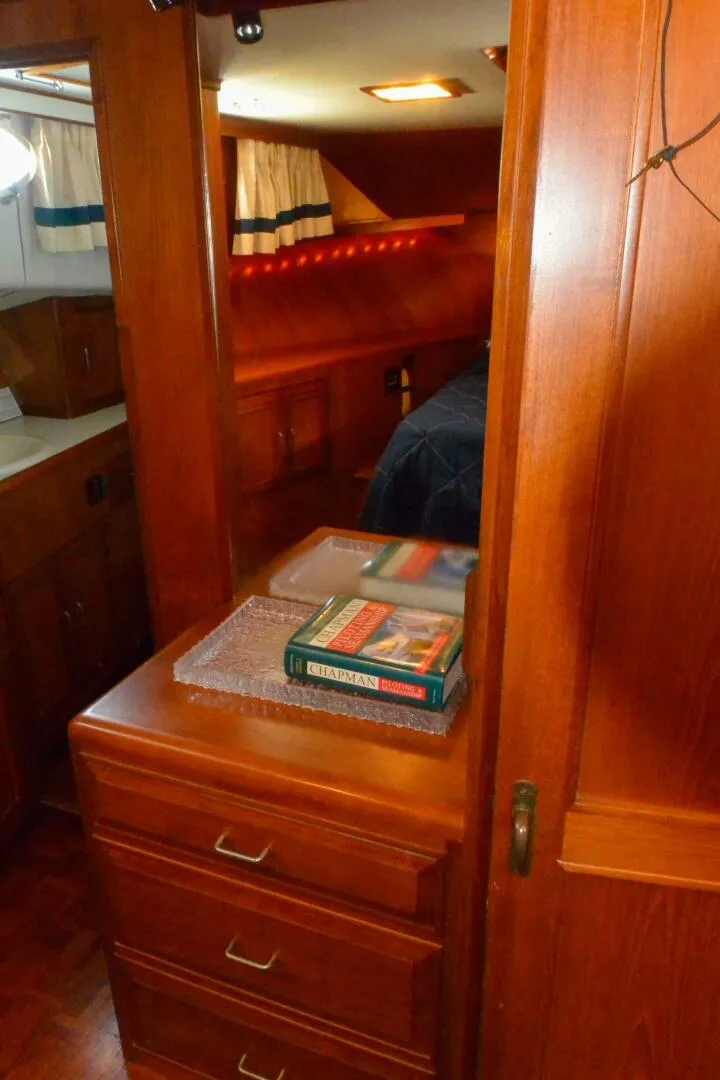 Slide: The Image of Master stateroom vanity & mirror  - 5983500