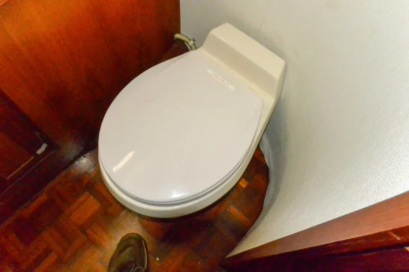 Slide: The Image of Guest staterooms shared head  - 5983514