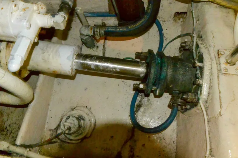 Slide: The Image of Engine room dripless shaft log  - 5983535