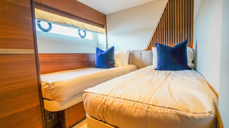 Slide: The Image of Princess 85 2021 - 5981618