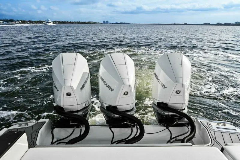 Slide: The Image of 2023 Monterey 385 SS - Outboard Engines - 5975355