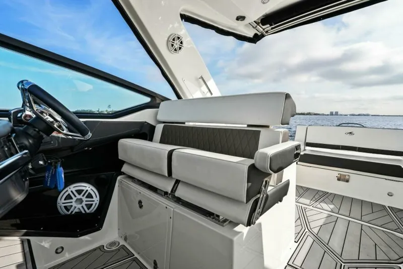 Slide: The Image of 2023 Monterey 385 SS - Helm - 5975326