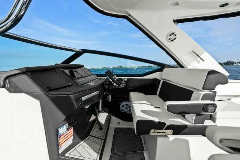 Slide: The Image of 2023 Monterey 385 SS - Helm - 5975327