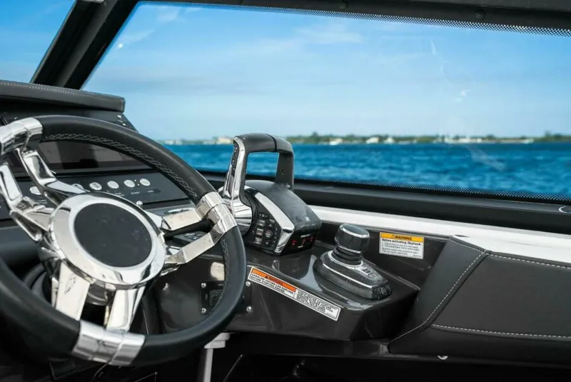 Slide: The Image of 2023 Monterey 385 SS - Helm - 5975329