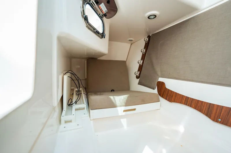 Slide: The Image of Pursuit DC 325 2017 - 5975894