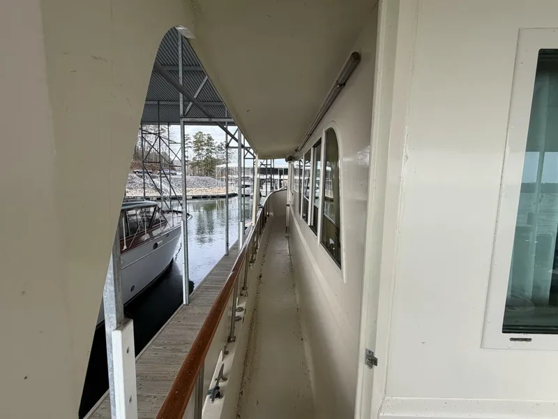 Slide: The Image of Hatteras 58 LRC 1975 - 5976259