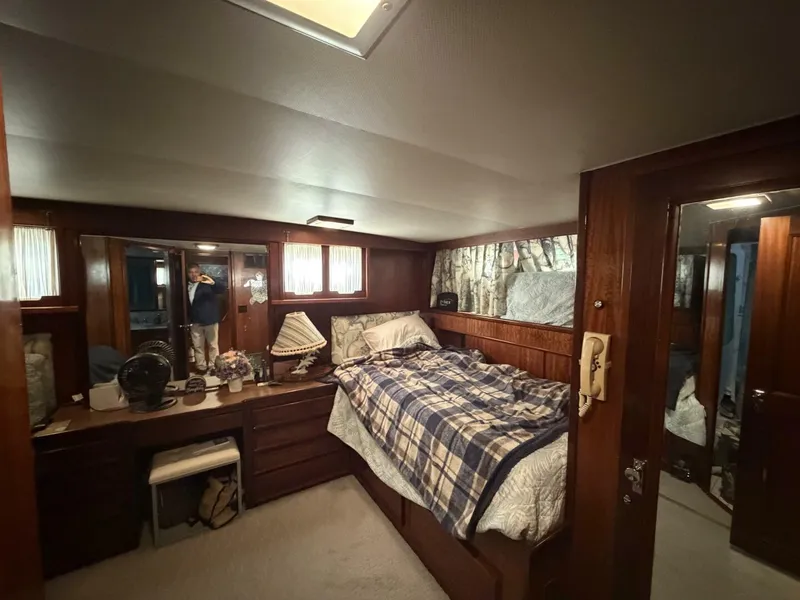 Slide: The Image of Hatteras 58 LRC 1975 - 5976305