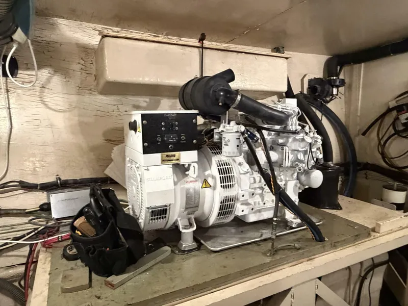 Slide: The Image of Hatteras 58 LRC 1975 - 5976318