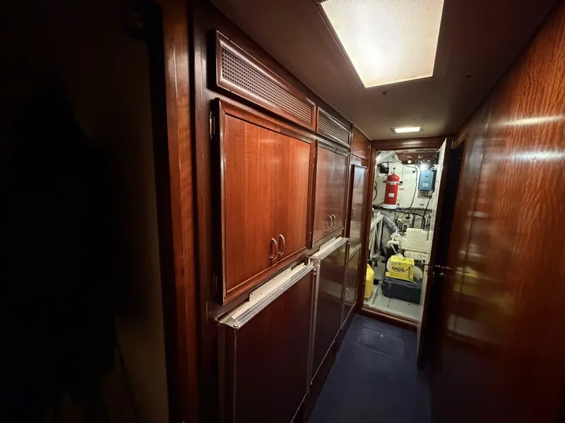 Slide: The Image of Hatteras 58 LRC 1975 - 5976321